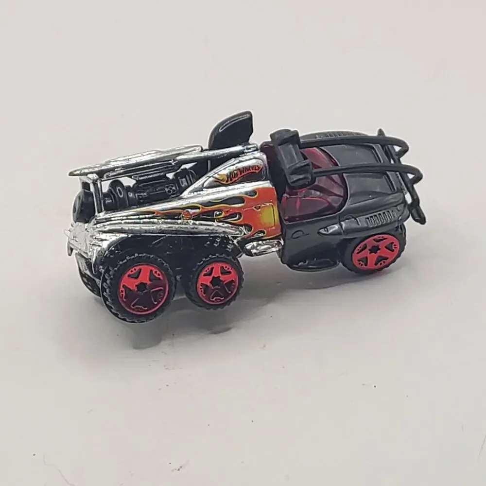 Hot wheels 2000  XS-IVE Black & Chrome with Red Wheel - Loose Collectable